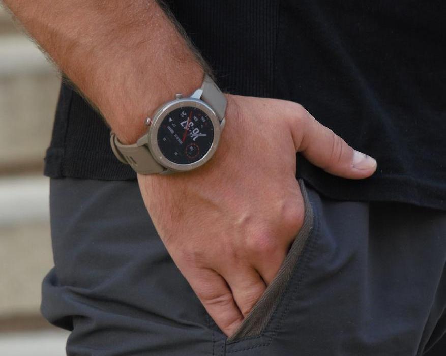 Какую модель умных часов выбрать для школьника или студента? 10 популярных моделей смарт