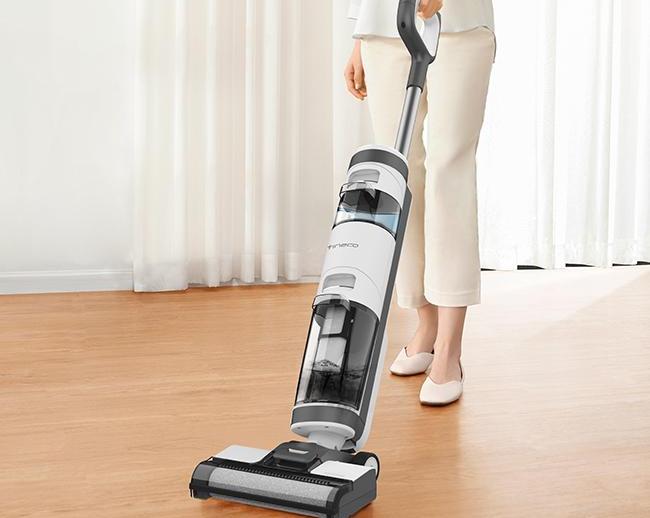 Новое поколение моющих пылесосов: и полы протрут, и грязь соберут, и пропылесосят.</p>
<p>Подборка многофункциональных моделей для влажной и сухой уборки