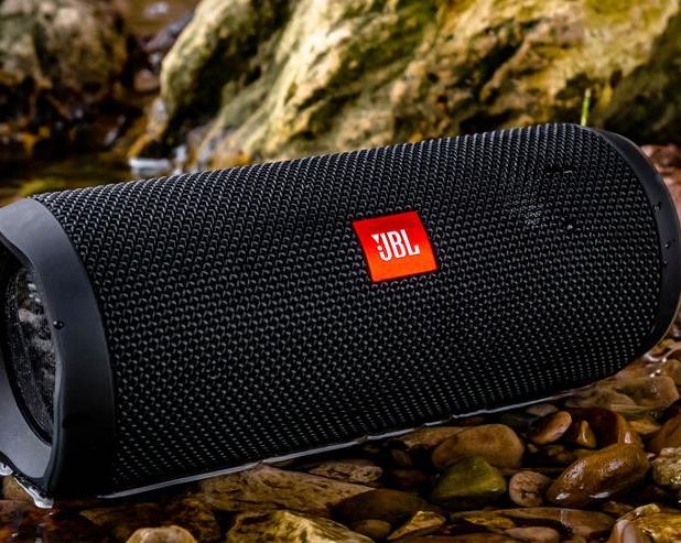 10 компактных портативных колонок с разъёмом зарядки Type